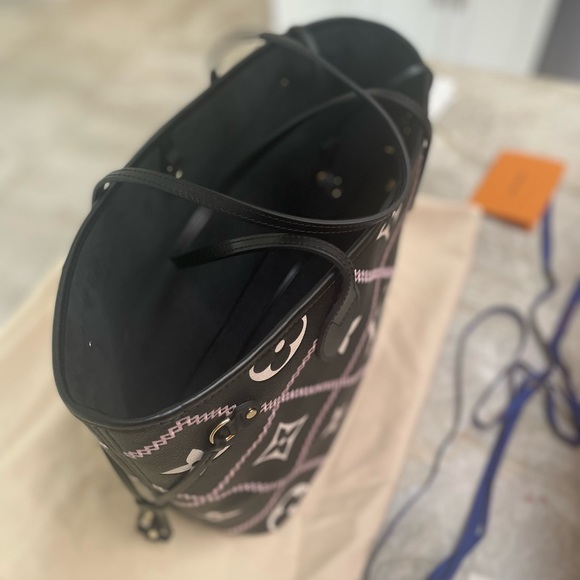 Louis Vuitton NeverFull MM - Picture 16 of 16